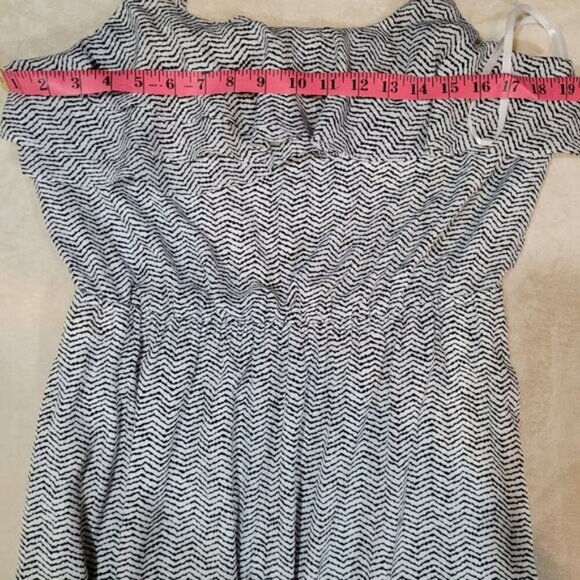 BCBGeneration‎ Zig Zag Black and White Striped Maxi Dress with Ruffled Top - Med - Picture 7 of 9